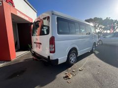 Photo of the vehicle Toyota HiAce