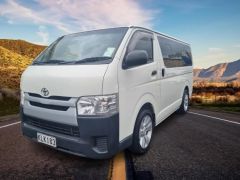 Photo of the vehicle Toyota HiAce