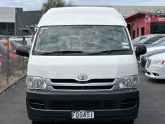 Photo of the vehicle Toyota HiAce