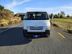 Photo of the vehicle Toyota HiAce