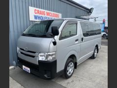 Photo of the vehicle Toyota HiAce