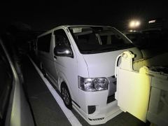 Photo of the vehicle Toyota HiAce