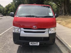 Photo of the vehicle Toyota HiAce