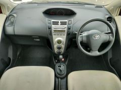 Photo of the vehicle Toyota Vitz