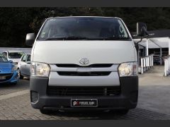 Photo of the vehicle Toyota HiAce