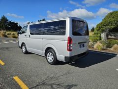 Photo of the vehicle Toyota HiAce