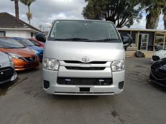 Photo of the vehicle Toyota HiAce