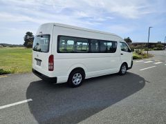 Photo of the vehicle Toyota HiAce