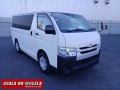 Photo of the vehicle Toyota HiAce