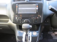 Photo of the vehicle Nissan Serena