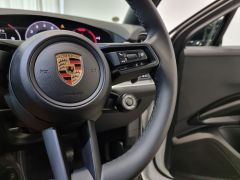 Photo of the vehicle Porsche Cayenne