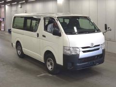 Photo of the vehicle Toyota HiAce