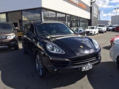 Photo of the vehicle Porsche Cayenne