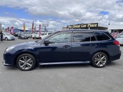 Photo of the vehicle Subaru Legacy