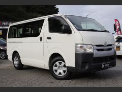 Photo of the vehicle Toyota HiAce