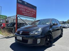 Photo of the vehicle Volkswagen Golf