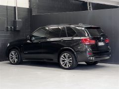 Photo of the vehicle BMW X5