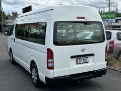 Photo of the vehicle Toyota HiAce