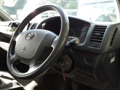 Photo of the vehicle Toyota HiAce