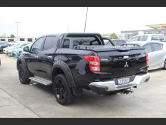 Photo of the vehicle Mitsubishi Triton