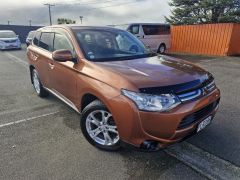 Photo of the vehicle Mitsubishi Outlander