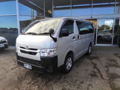 Photo of the vehicle Toyota HiAce