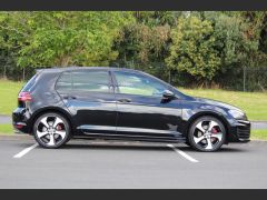 Photo of the vehicle Volkswagen Golf