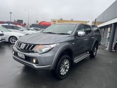 Photo of the vehicle Mitsubishi Triton