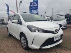 Photo of the vehicle Toyota Vitz