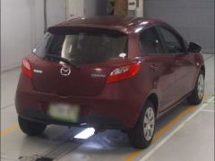 Photo of the vehicle Mazda Demio