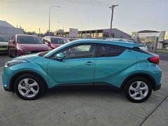 Photo of the vehicle Toyota C-HR