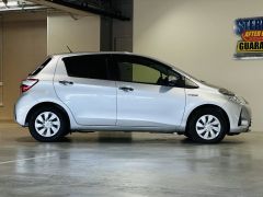 Photo of the vehicle Toyota Vitz