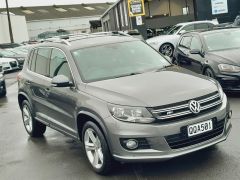 Photo of the vehicle Volkswagen Tiguan