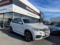 Photo of the vehicle BMW X5