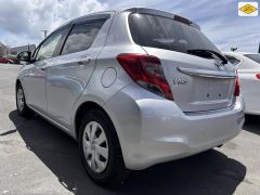 Photo of the vehicle Toyota Vitz