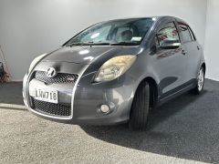 Photo of the vehicle Toyota Vitz