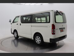 Photo of the vehicle Toyota HiAce