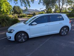 Photo of the vehicle Volkswagen Golf GTI