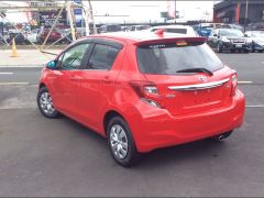 Photo of the vehicle Toyota Vitz