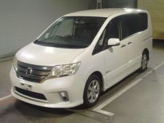 Photo of the vehicle Nissan Serena