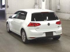 Photo of the vehicle Volkswagen Golf