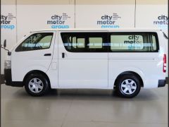 Photo of the vehicle Toyota HiAce