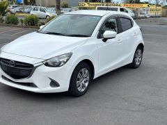 Photo of the vehicle Mazda Demio