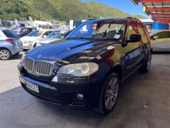 Photo of the vehicle BMW X5