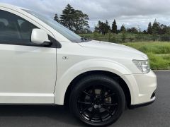 Photo of the vehicle Dodge Journey