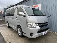 Photo of the vehicle Toyota HiAce