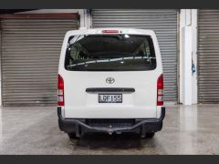 Photo of the vehicle Toyota HiAce