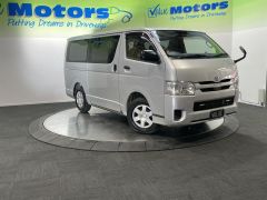 Photo of the vehicle Toyota HiAce