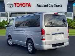 Photo of the vehicle Toyota HiAce