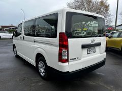 Photo of the vehicle Toyota HiAce